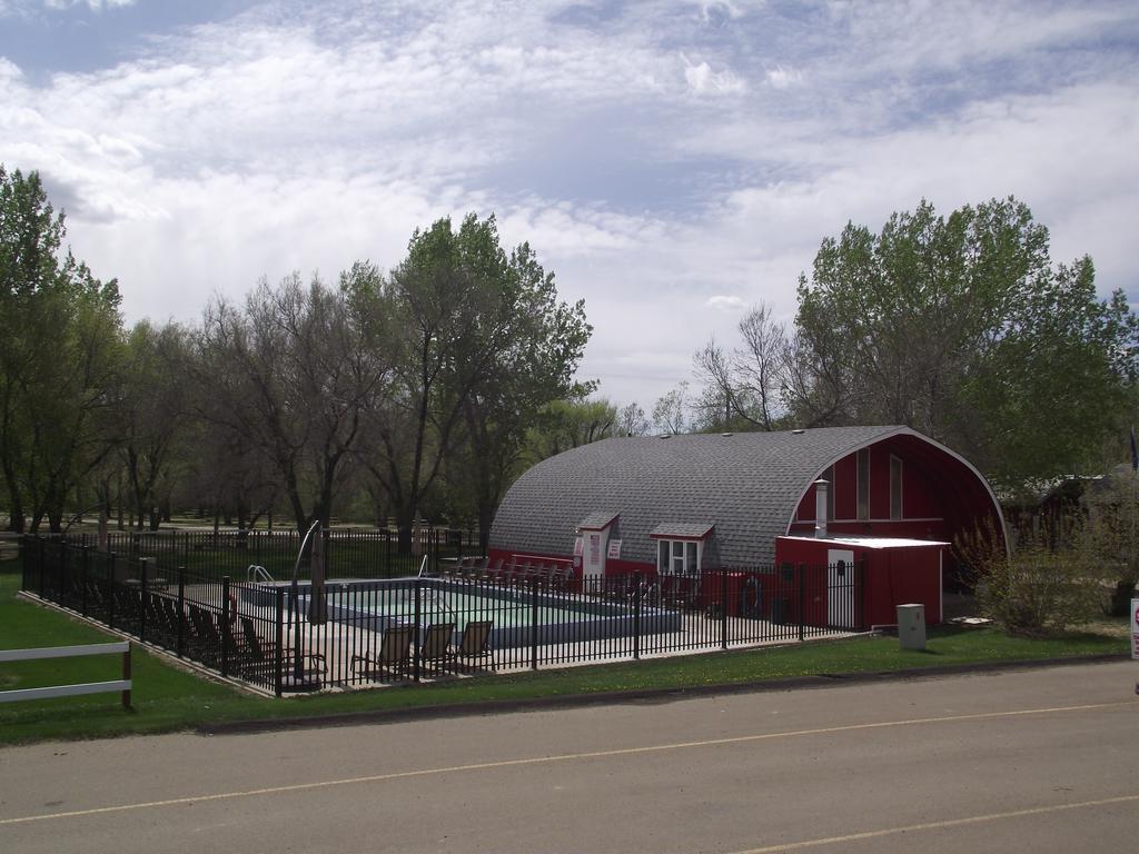 Dinosaur Trail RV Resort&Cabins Drumheller Exterior foto